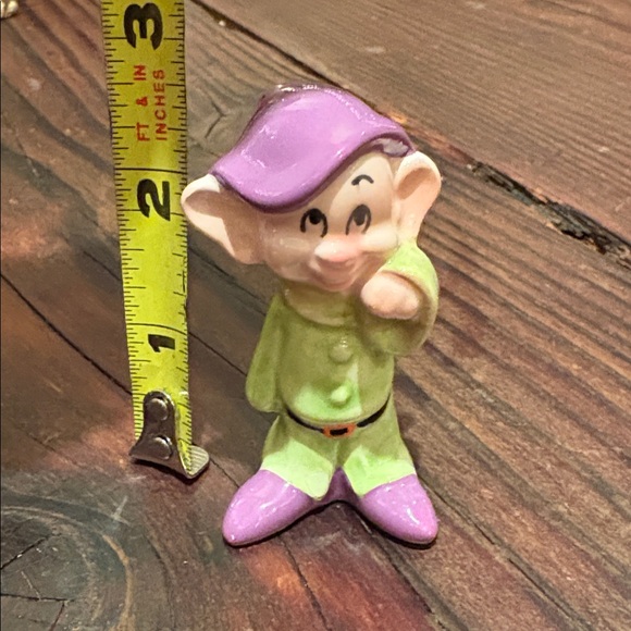 Vintage Japan Walt Disney 3" Ceramic Figure Snow White 7 Dwarfs - Dopey - Picture 6 of 6